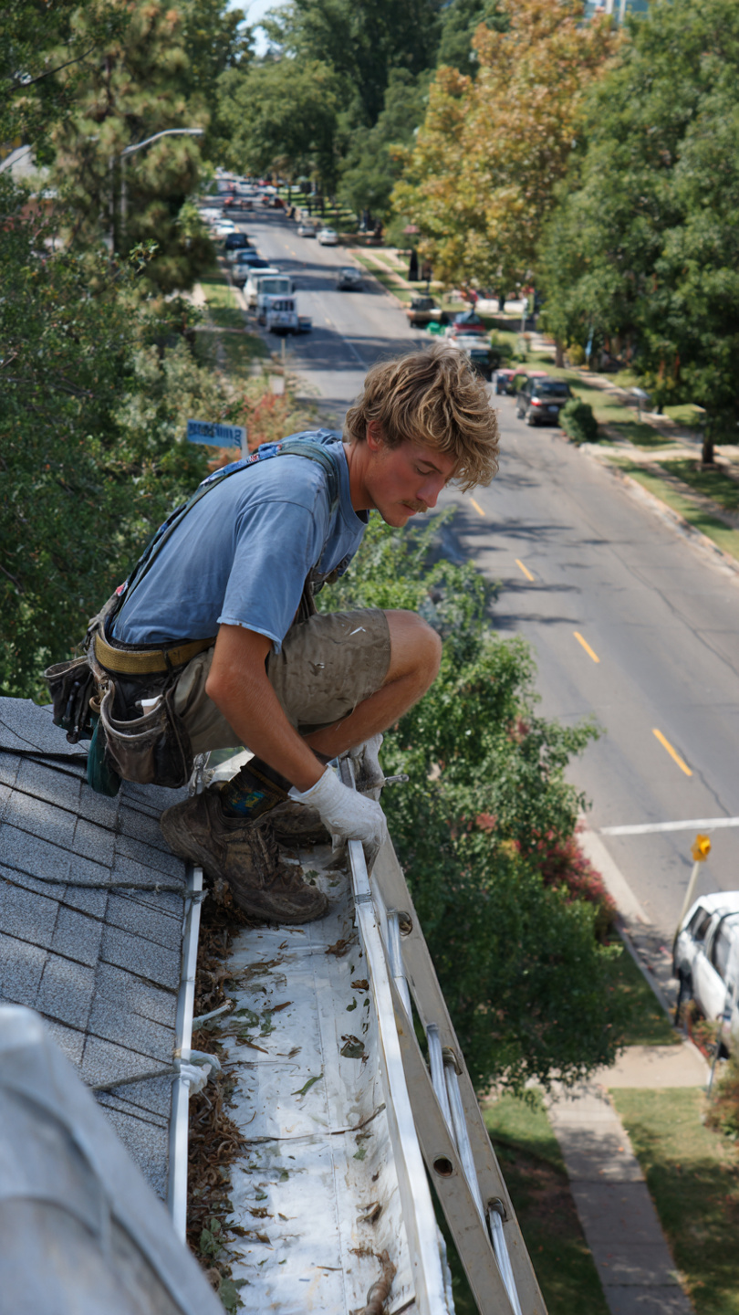 Residential House Gutter Cleaning